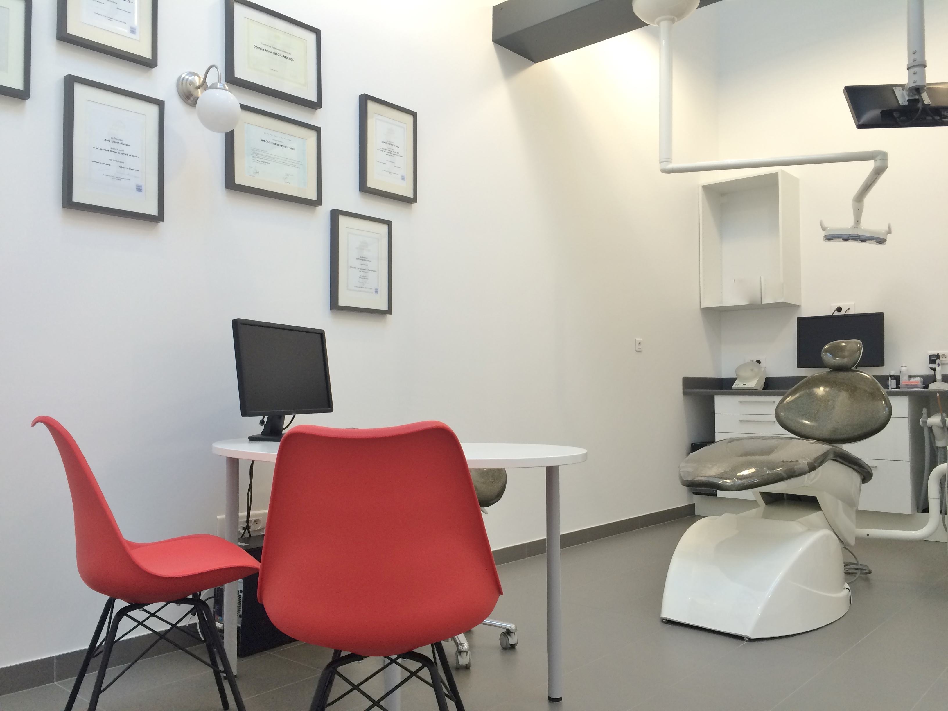 Bureau de la salle des soins du cabinet d'orthodontie à Meudon